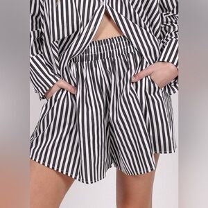 Brunette the Label Striped Short